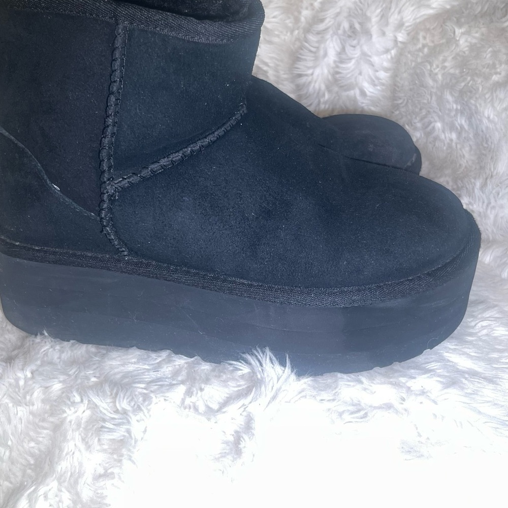 Ugg mini platform women’s ankle boots size 6 - Picture 3 of 6